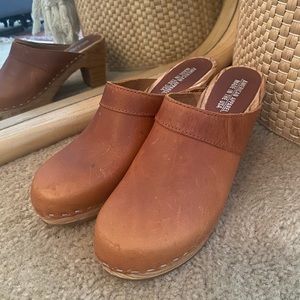 Leather American Apparel Clogs